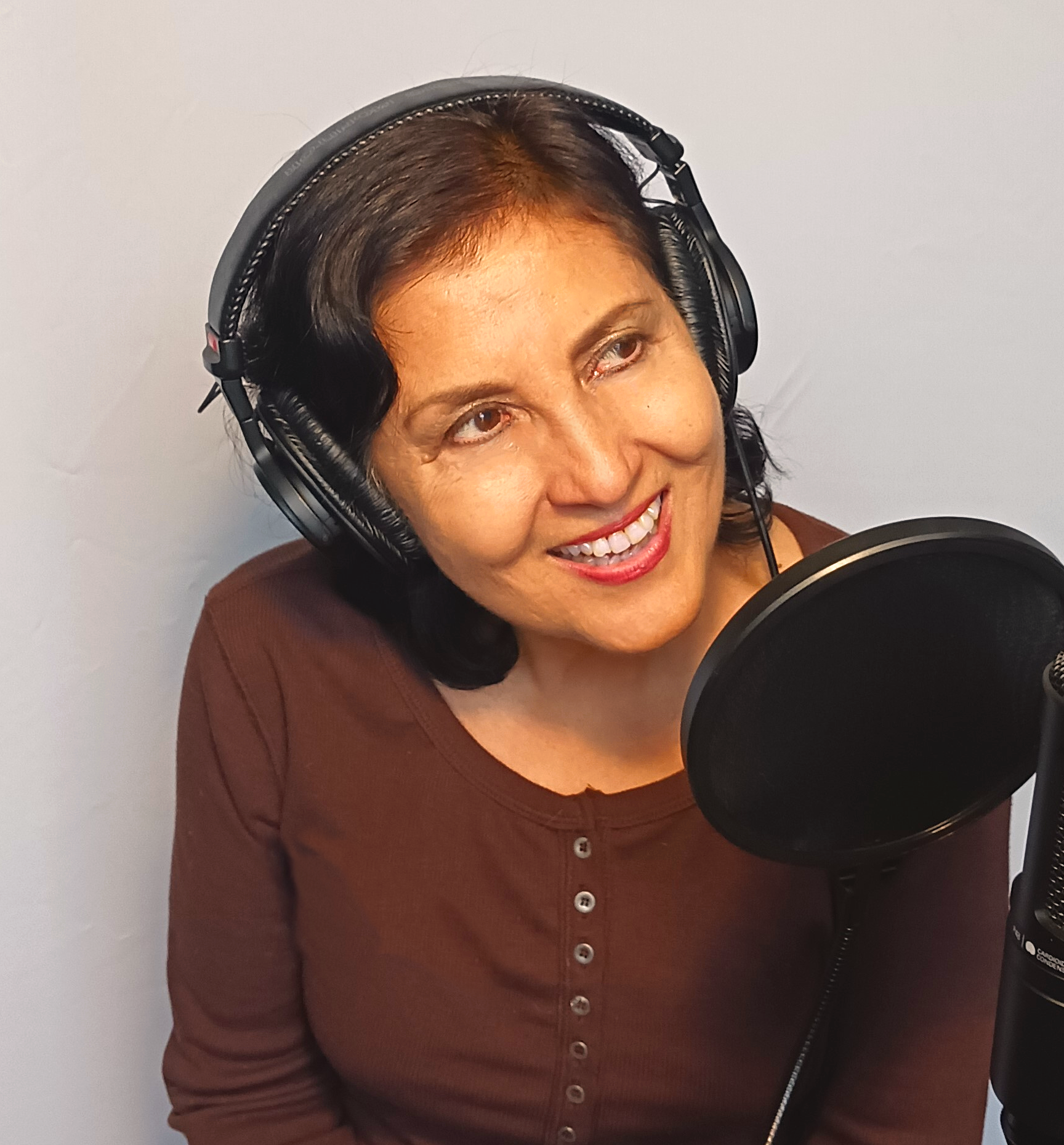 Angela A. Lambru Bilingual Voice - Actor, Children's Books Narrator